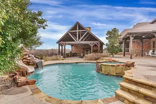 1215 Meredith Creek Ln, Fort Worth, TX 76179 - Photo 2