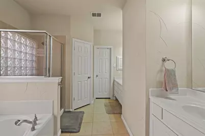 1056 Kaylie Street, Grand Prairie, TX 75052 - Photo 14