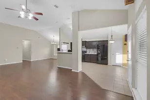 202 Matlock Meadow Dr, Arlington, TX 76002 - Photo 8