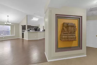 202 Matlock Meadow Drive, Arlington, TX 76002 - Photo 2