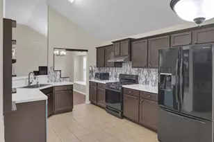 202 Matlock Meadow Dr, Arlington, TX 76002 - Photo 10