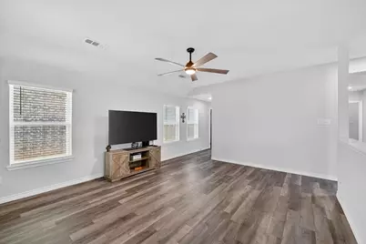 1706 Jude Drive, Ennis, TX 75119 - Photo 6