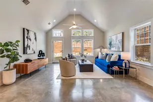 661 Bishop Heights Ln, Dallas, TX 75208 - Photo 4