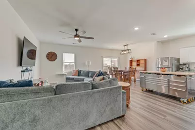 2544 Sanders Creek Drive, Glenn Heights, TX 75154 - Photo 8