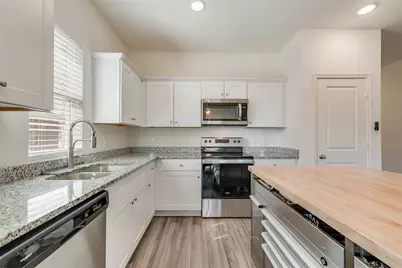 2544 Sanders Creek Drive, Glenn Heights, TX 75154 - Photo 10