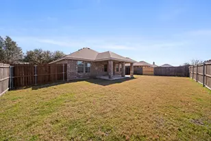 205 Commonwealth Cir, Waxahachie, TX 75165 - Photo 22
