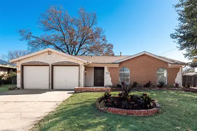 1725 Acosta Street, Grand Prairie, TX 75051 - Photo 1