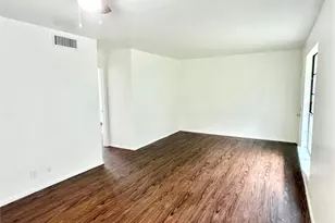 2221 Stella St, Denton, TX 76201 - Photo 2