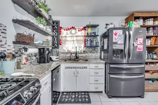 2206 Cloverdale St, Arlington, TX 76010 - Photo 6