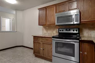 736 W Colony Dr, Arlington, TX 76001 - Photo 10