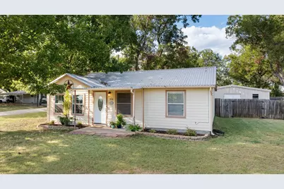 310 W 6th Street, Tolar, TX 76476 - Photo 2