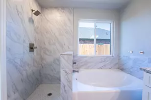 1020 Springview Ln, Mabank, TX 75147 - Photo 8