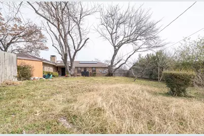 909 Bradfield Drive, Garland, TX 75042 - Photo 2