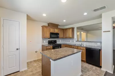 3917 Mantis Street, Fort Worth, TX 76106 - Photo 2