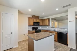 3917 Mantis St, Fort Worth, TX 76106 - Photo 2