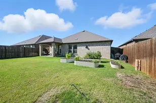 10704 Klondike Ln, Aubrey, TX 76227 - Photo 34
