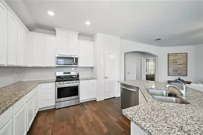 10704 Klondike Lane, Aubrey, TX 76227 - Photo 14