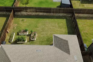 10704 Klondike Ln, Aubrey, TX 76227 - Photo 36