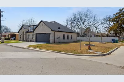 909 1st Street, Bridgeport, TX 76426 - Photo 4