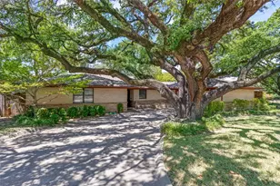 4224 Westmont Ct, Fort Worth, TX 76109 - Photo 4