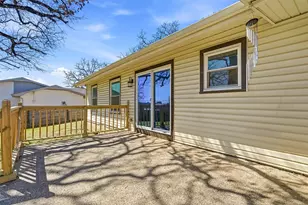 117 Oakwood Dr, Keene, TX 76059 - Photo 30