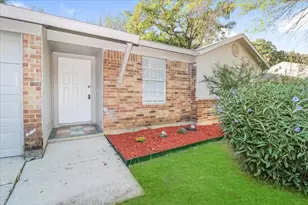 5706 Guildwood Dr, Arlington, TX 76017 - Photo 4