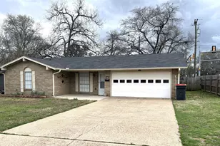 2010 Kyle Dr, Paris, TX 75460 - Photo 2