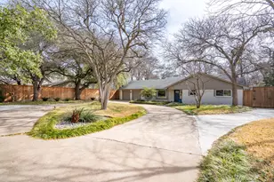 9576 Ash Creek Dr, Dallas, TX 75228 - Photo 2