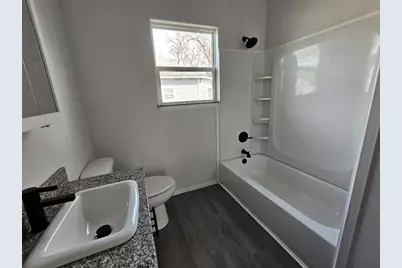 217 W Heard Street, Cleburne, TX 76033 - Photo 14