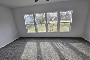 217 W Heard St, Cleburne, TX 76033 - Photo 10