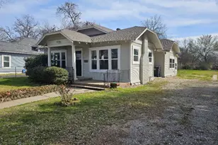 217 W Heard St, Cleburne, TX 76033 - Photo 2
