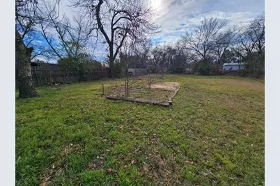 217 W Heard Street, Cleburne, TX 76033 - Photo 16