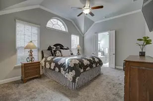 627 Bridgewater St, Euless, TX 76039 - Photo 14