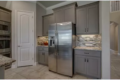 627 Bridgewater Street, Euless, TX 76039 - Photo 6