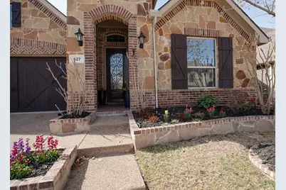627 Bridgewater Street, Euless, TX 76039 - Photo 2