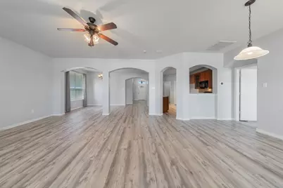 5541 Grenada Drive, Fort Worth, TX 76119 - Photo 14