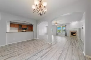 5541 Grenada Dr, Fort Worth, TX 76119 - Photo 8