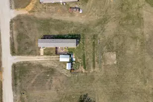 212 Farmhouse Rd, Springtown, TX 76082 - Photo 10