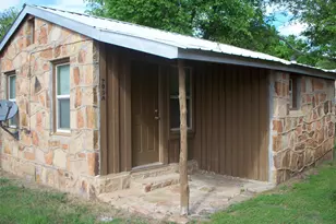 705 South St, Graham, TX 76450 - Photo 2