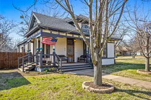 826 W Morton St, Denison, TX 75020 - Photo 2