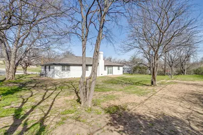 2512 Glen Garden Avenue, Forest Hill, TX 76119 - Photo 38