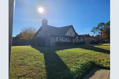 201 W Louella Drive, Hurst, TX 76054 - Photo 2