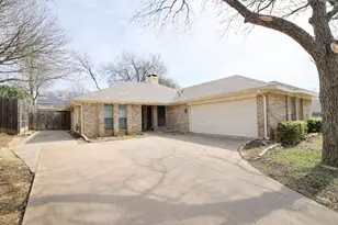 711 Dickey Dr, Euless, TX 76040 - Photo 1