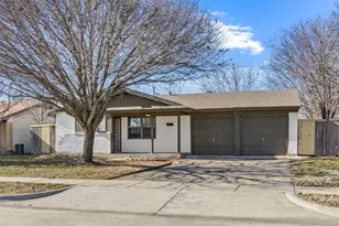 1611 Cascade St, Mesquite, TX 75149 - Photo 2