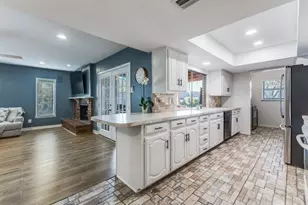 10819 Wallbrook Dr, Dallas, TX 75238 - Photo 4