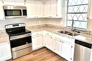 2752 Meadow Isle Ln, Dallas, TX 75237 - Photo 6