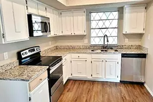 2752 Meadow Isle Ln, Dallas, TX 75237 - Photo 8