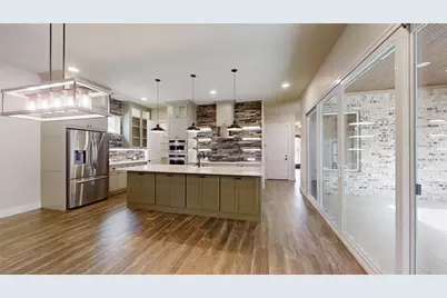 2405 Vineyard Drive, Granbury, TX 76048 - Photo 10