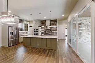 2405 Vineyard Dr, Granbury, TX 76048 - Photo 10