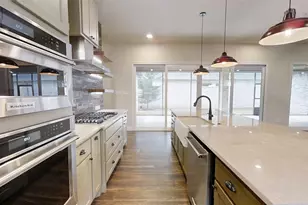 2405 Vineyard Dr, Granbury, TX 76048 - Photo 12